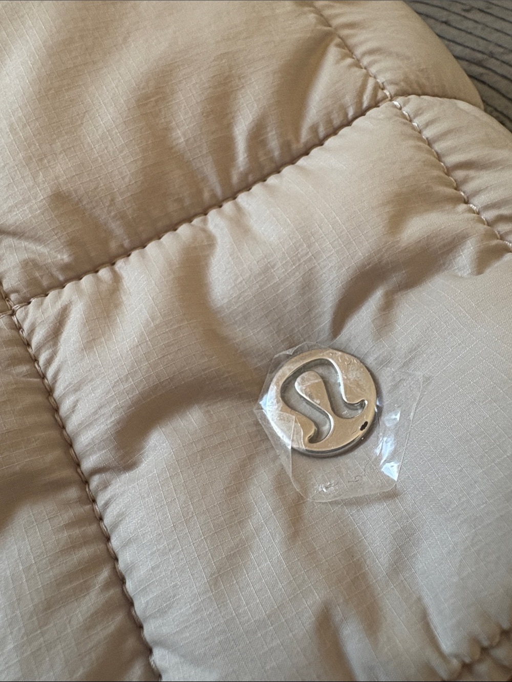 lululemon athletica Beige Quilted Tote Bag with Detachable Strap - Picture 2 of 9